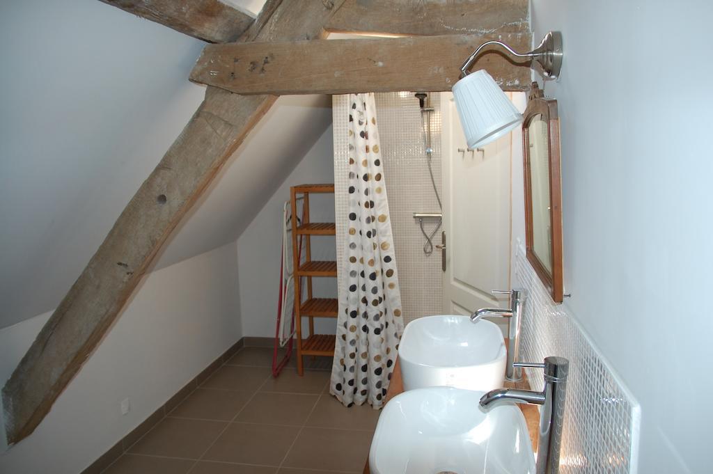Le Mas D'En Haut Lussat Habitación foto