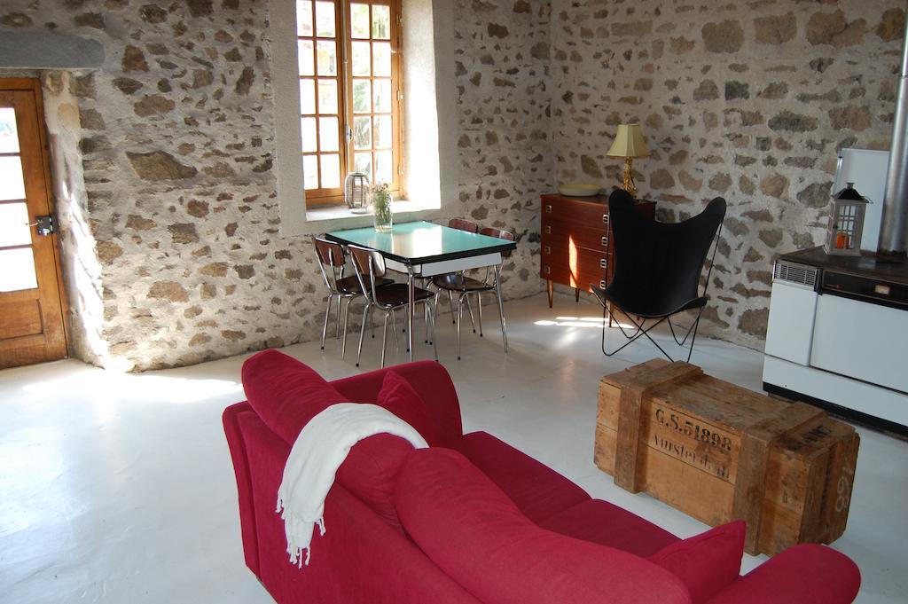 Le Mas D'En Haut Lussat Habitación foto